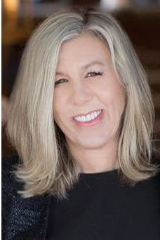 Lisa Turnure